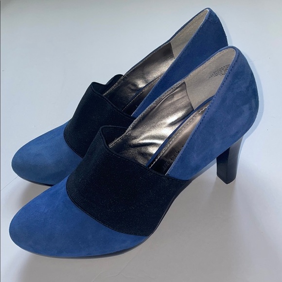 Anne Klein Blue and Black Heels with Elegant Design 3.25” Cylinder Heel 6.5M - Picture 2 of 5
